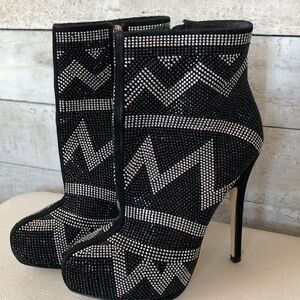 Aldo Sequins heel boots